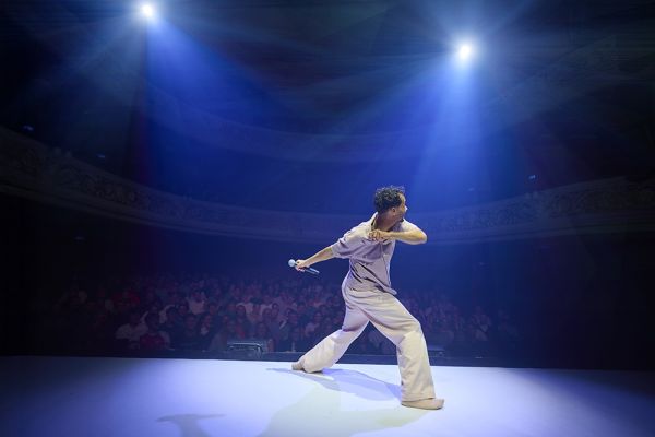 S ART Danseteater forestilling ERD Ustum ELLERHVAD kredit Ard Jongsma lille